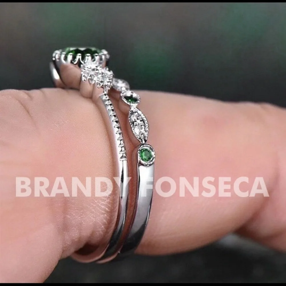 Emerald Green Stone Ring Set Silver